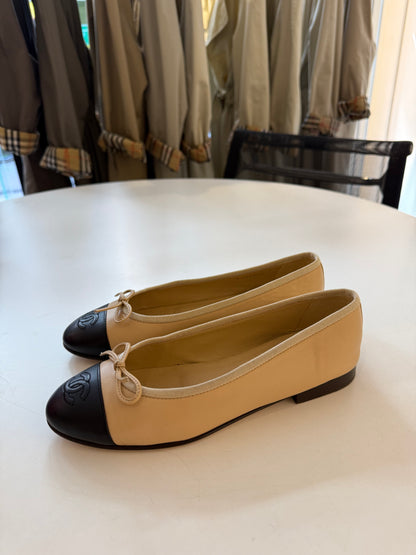 Chanel ballerina size 38 beige /black leather