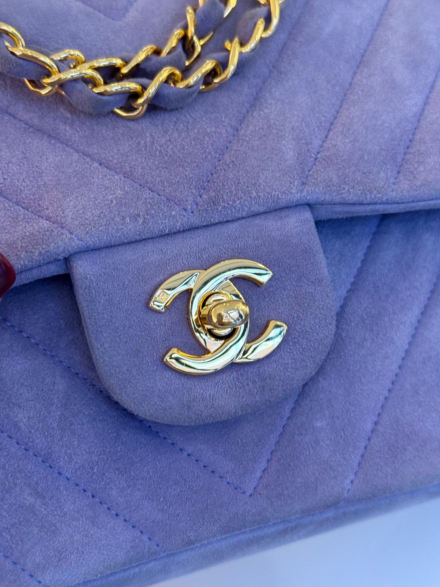 Chanel lila suède flapbag medium 2-series