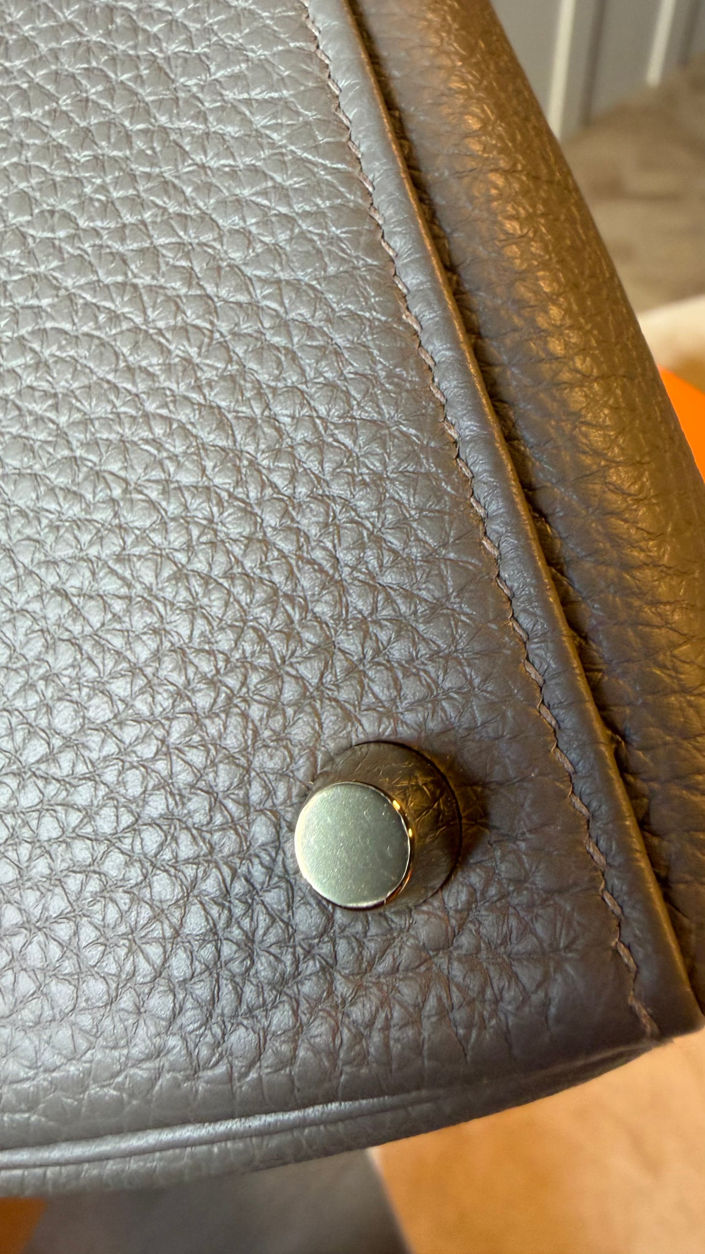 Kelly 25 gris Meyer Togo leather stamp B