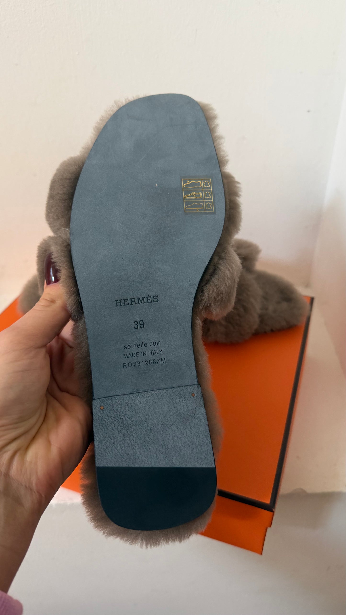 Hermes oran sandal 39