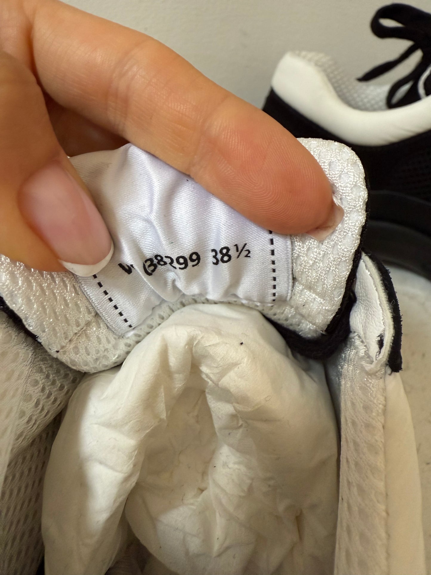Chanel black sneaker white cc 38.5