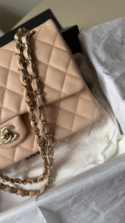 Chanel medium caviar cream beige flapbag with chip (2022-2026)