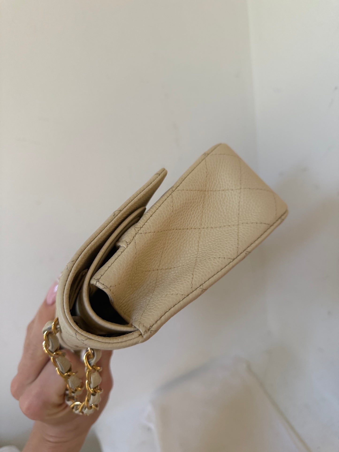 Chanel medium ecru caviar flap 1997-1999