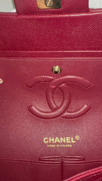 Chanel medium classic flap caviar 2023