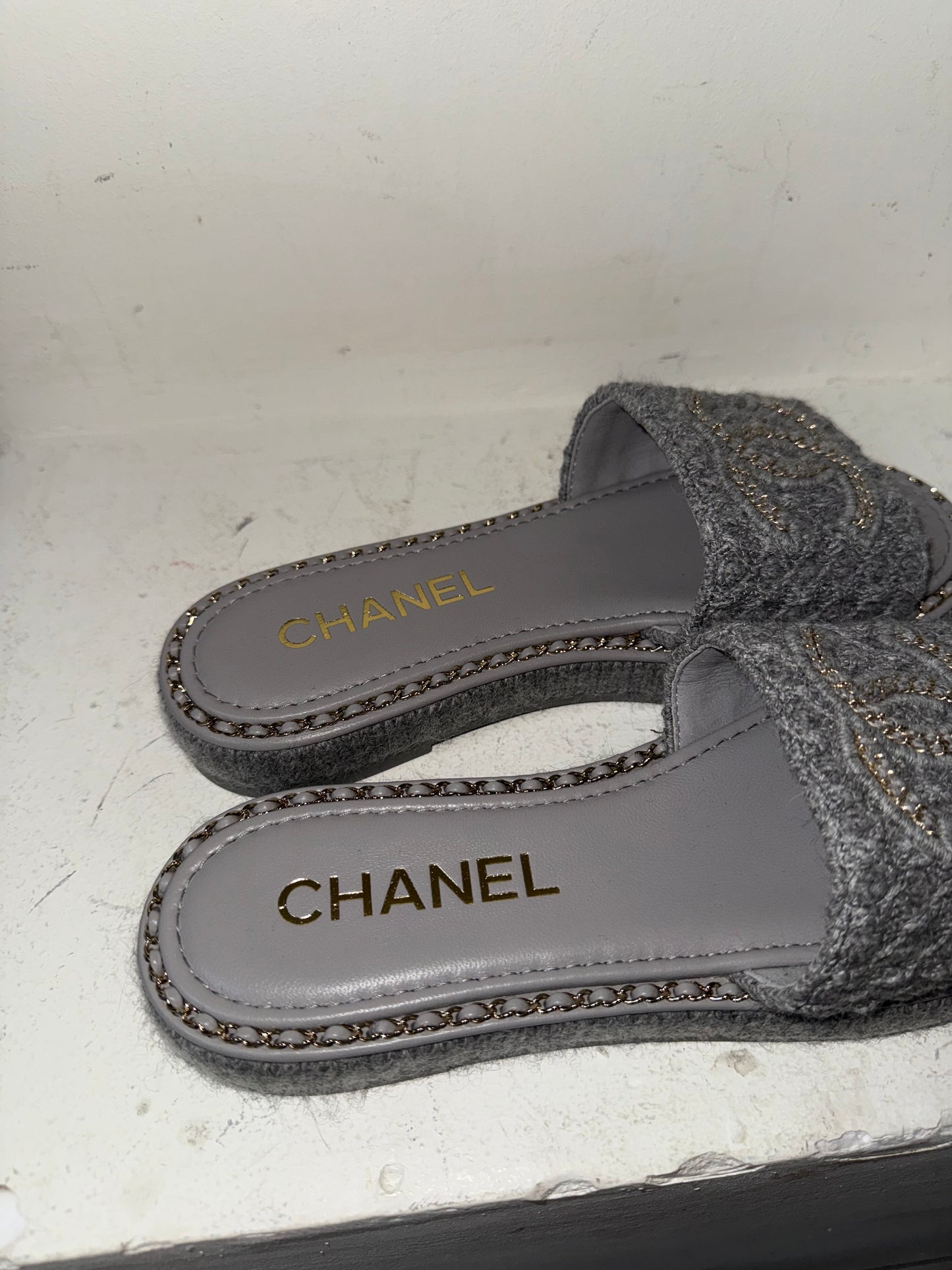 Chanel slippers grey size 38