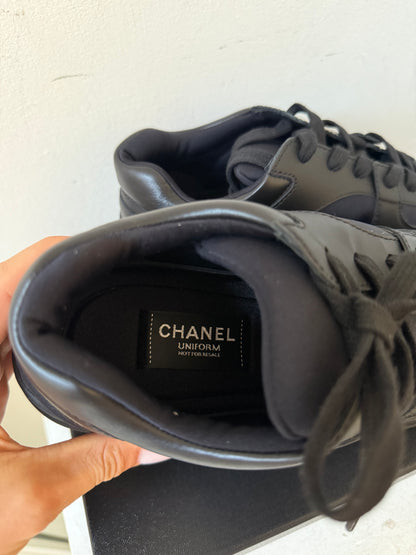 Chanel uniform sneaker size 38.5 new