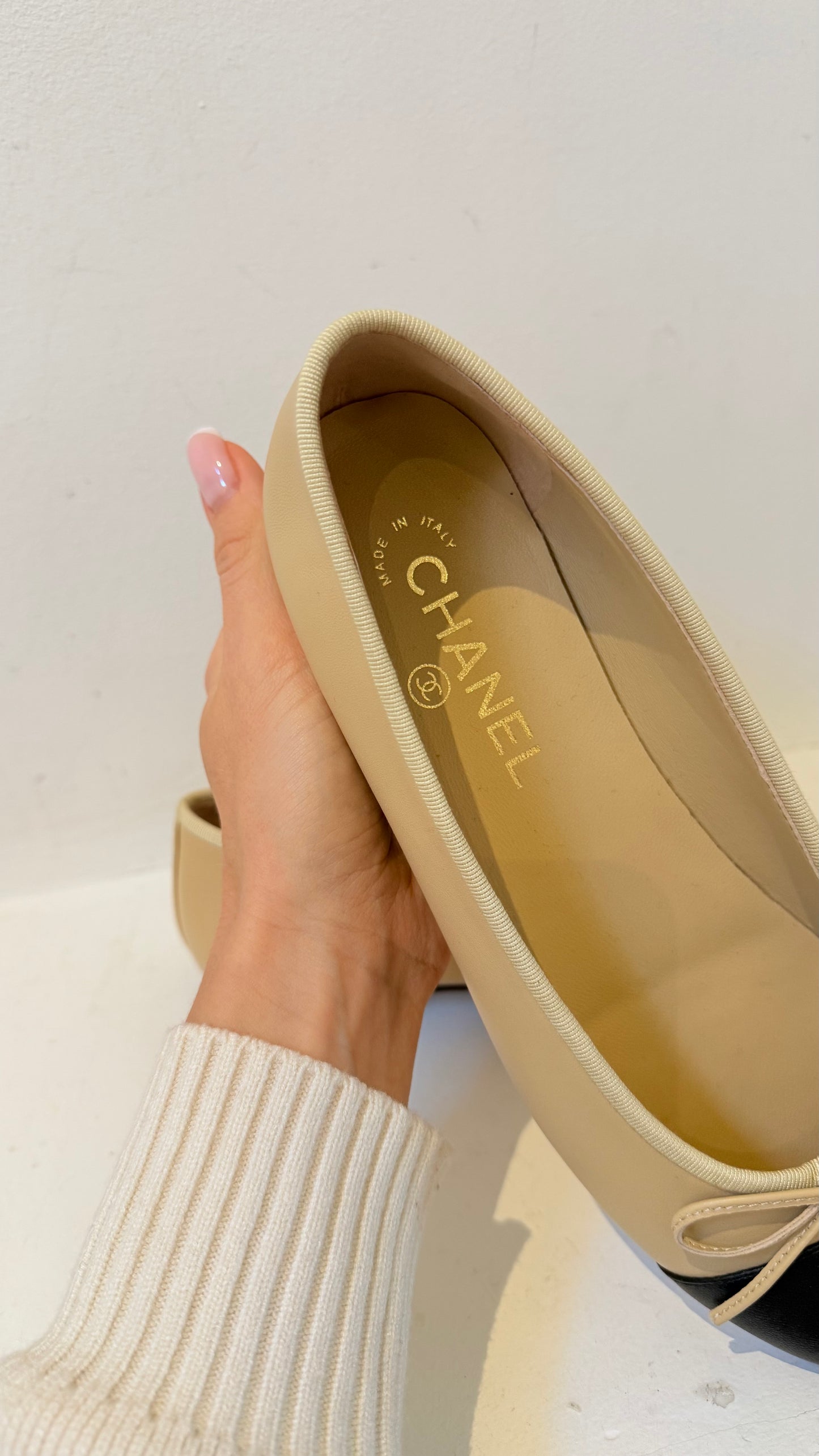 Chanel ballerina size 39 beige with black leather