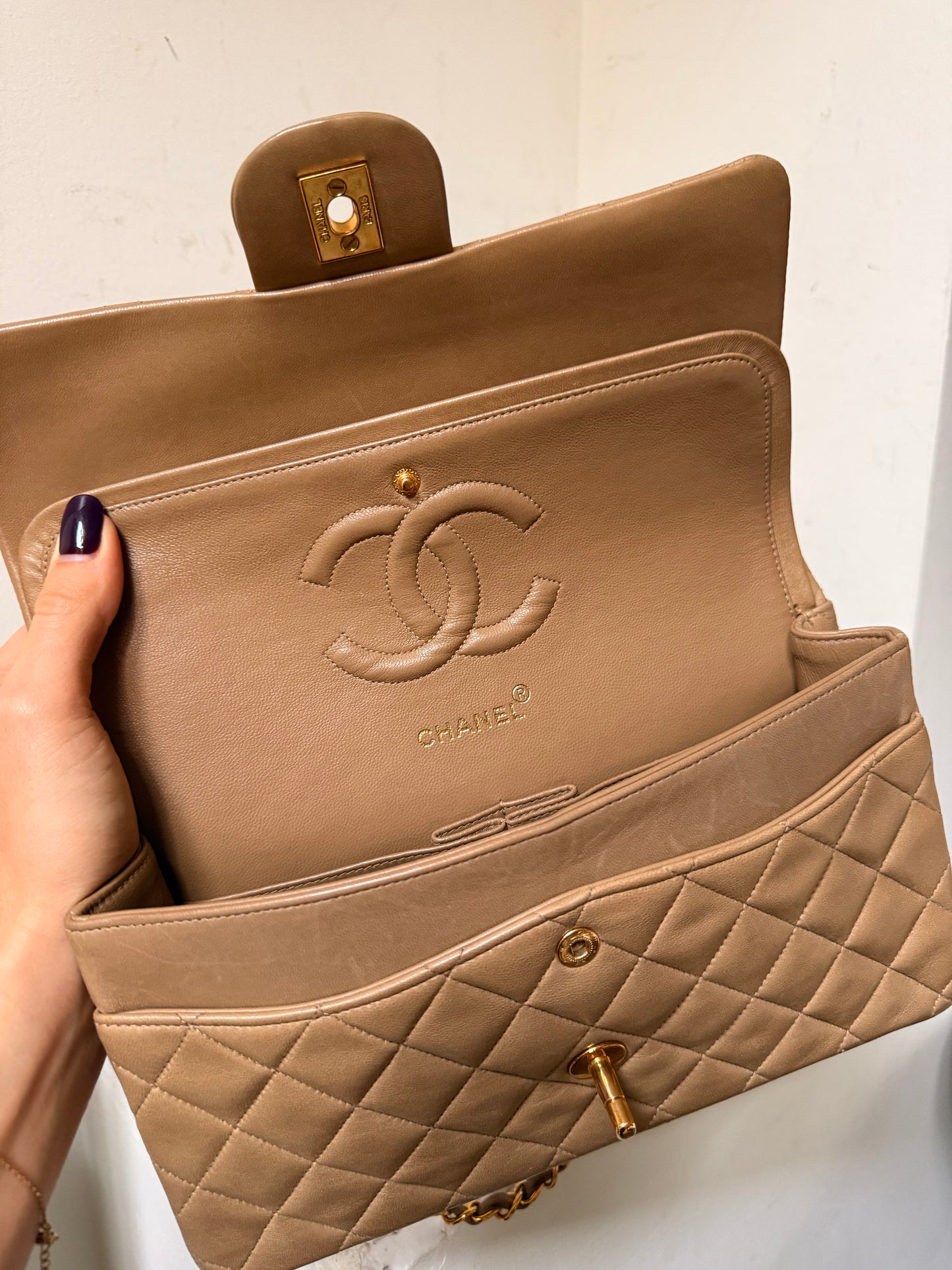 Chanel vintage medium flapbag 3 series (1996-1997)