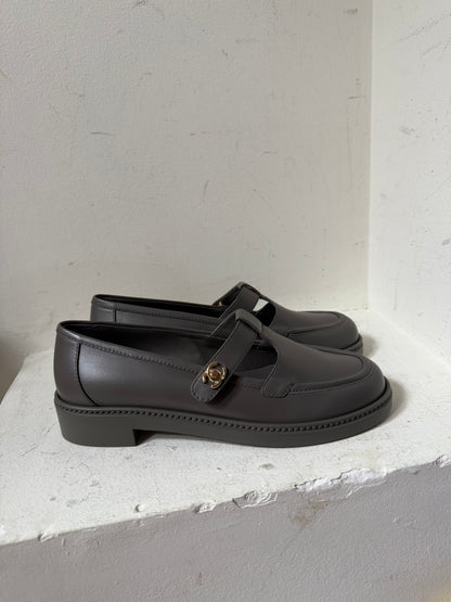 Chanel mocassin in Grey 38.5