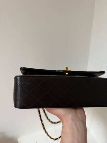 Chanel medium flapbag black 4 series