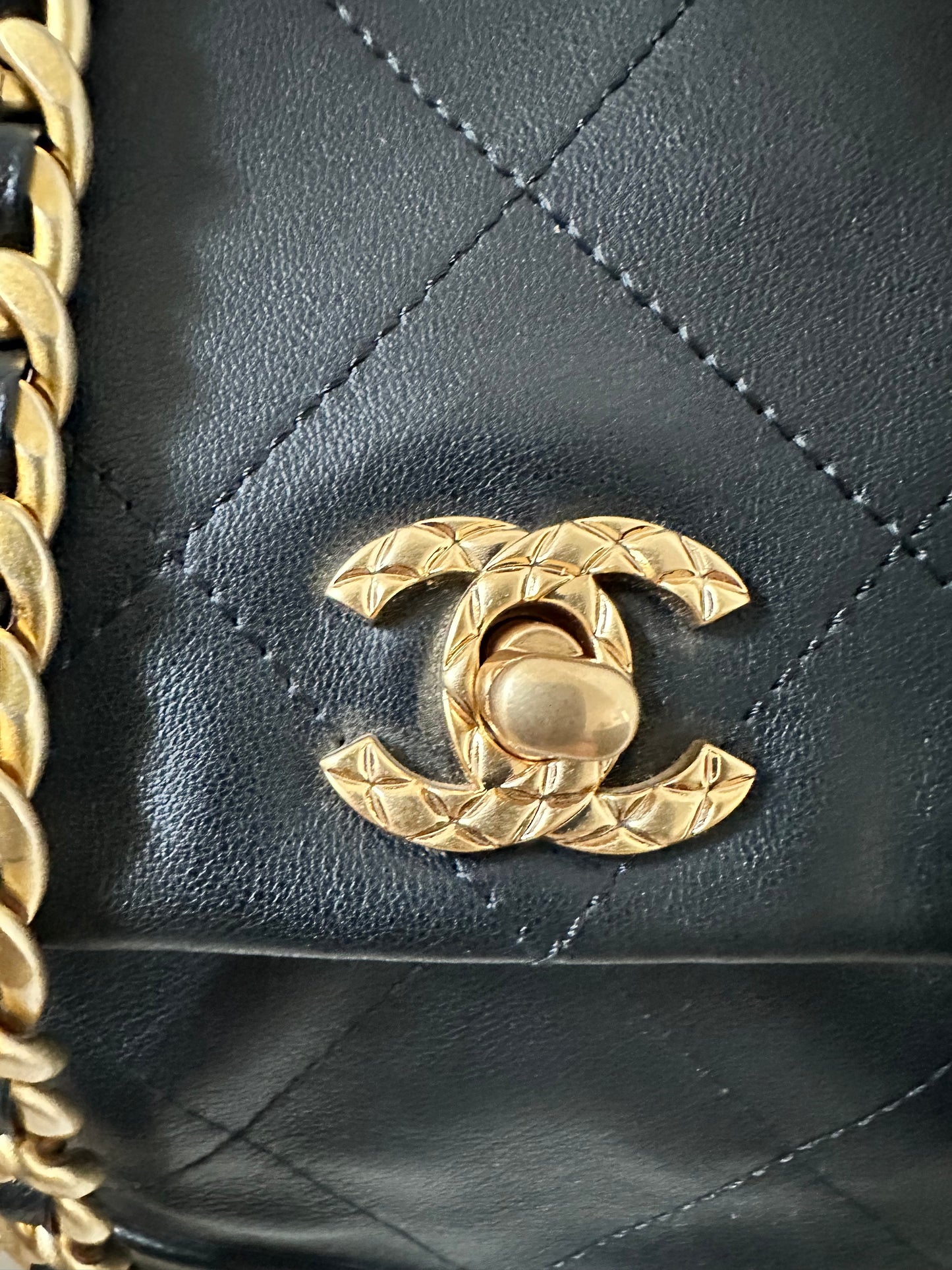 Pre-Owned Chanel Small Backpack – Black Quilted Leather | Timeless Classic