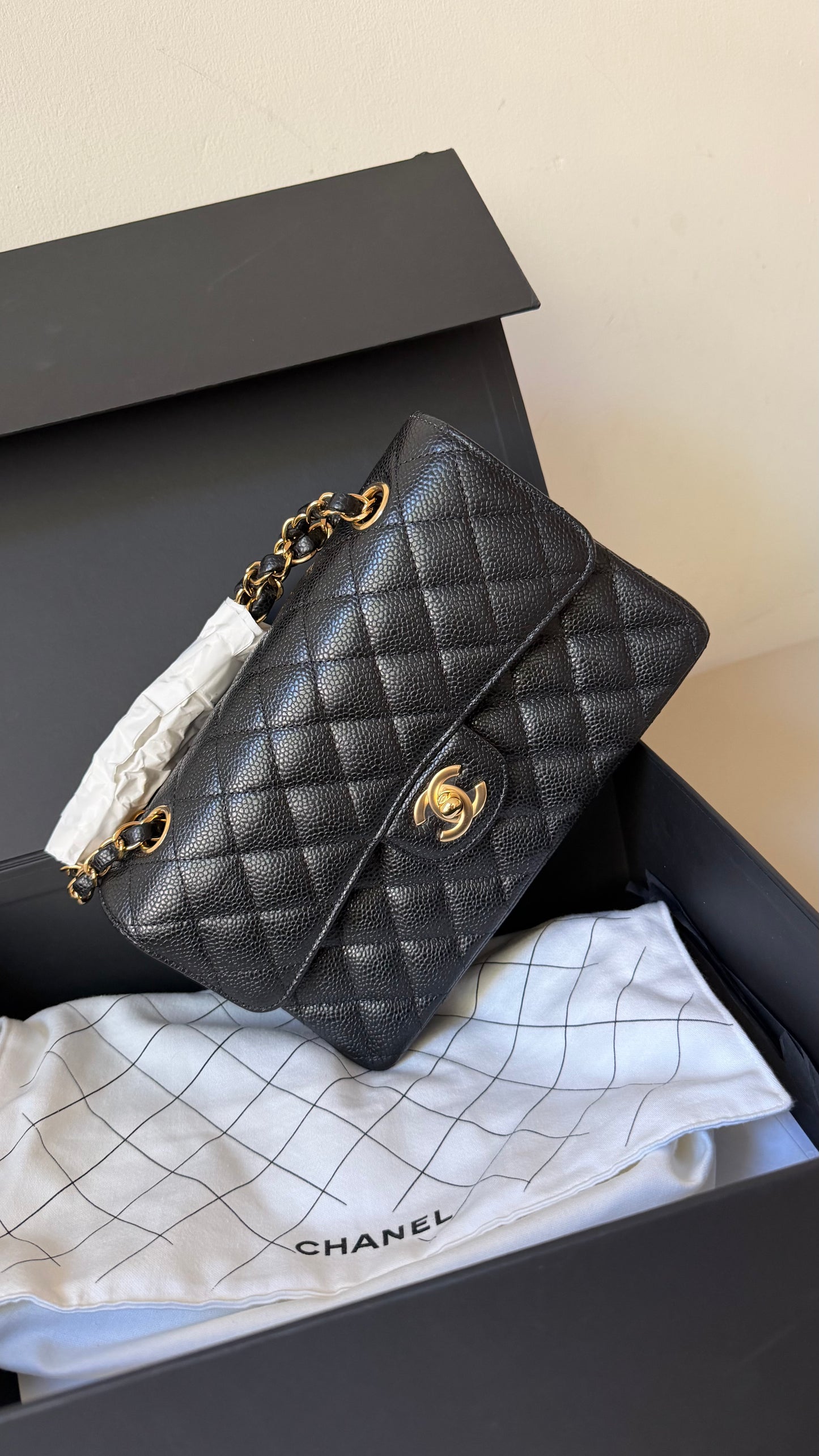Chanel classic flapbag small caviar new with receipt - 2024