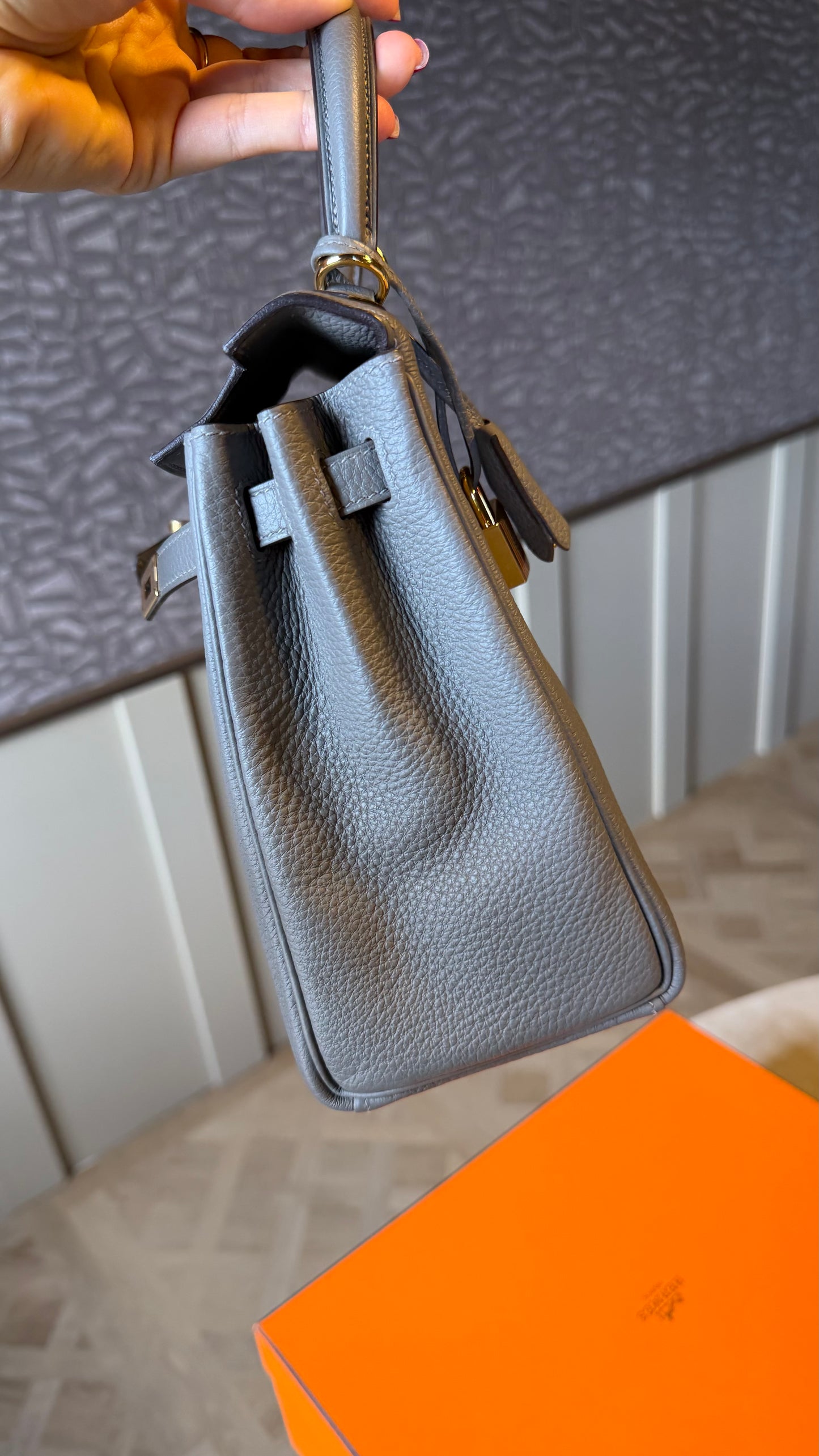 Kelly 25 gris Meyer Togo leather stamp B