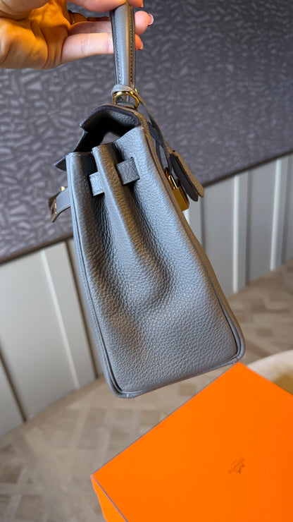 Kelly 25 gris Meyer Togo leather stamp B