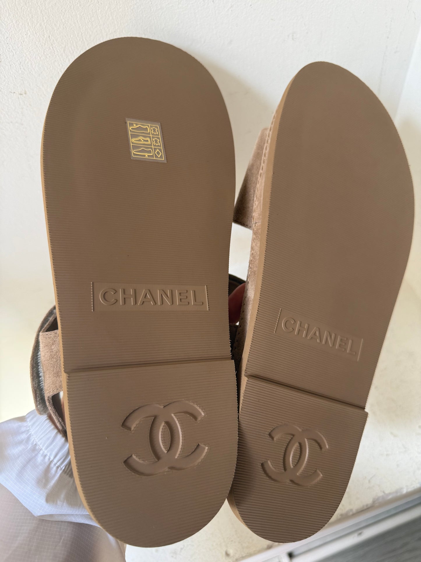 Chanel beige sandals size 40.5
