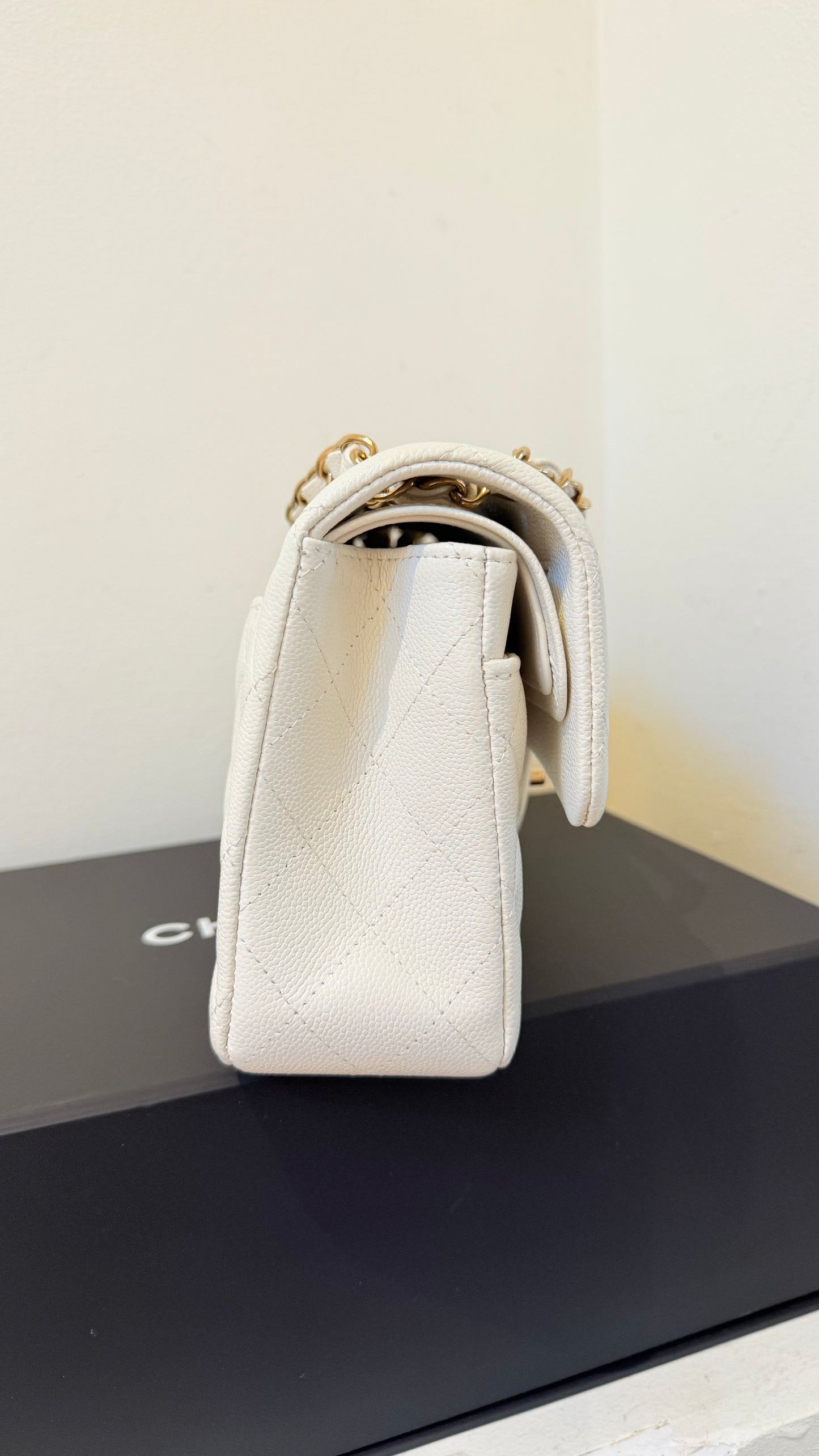 Chanel small white caviar double flapbag chip like new