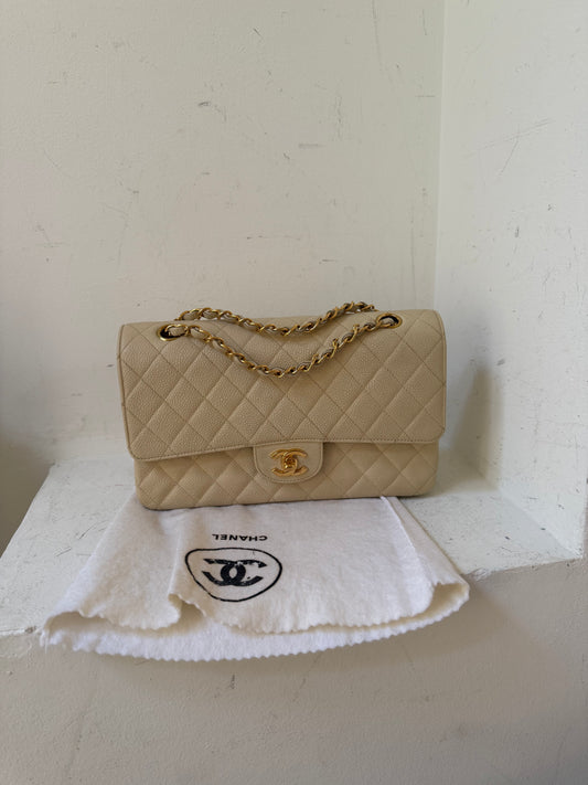Chanel medium ecru caviar flap 1997-1999