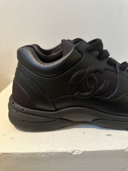 Chanel uniform sneakers size 40