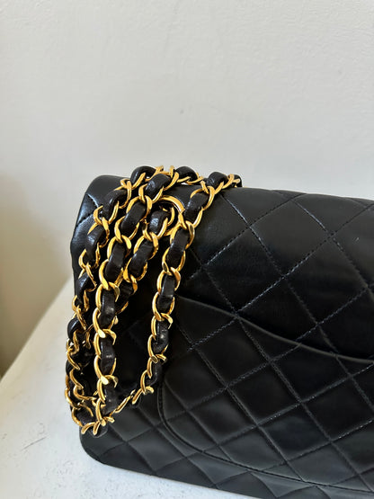 Chanel medium classic flap black
