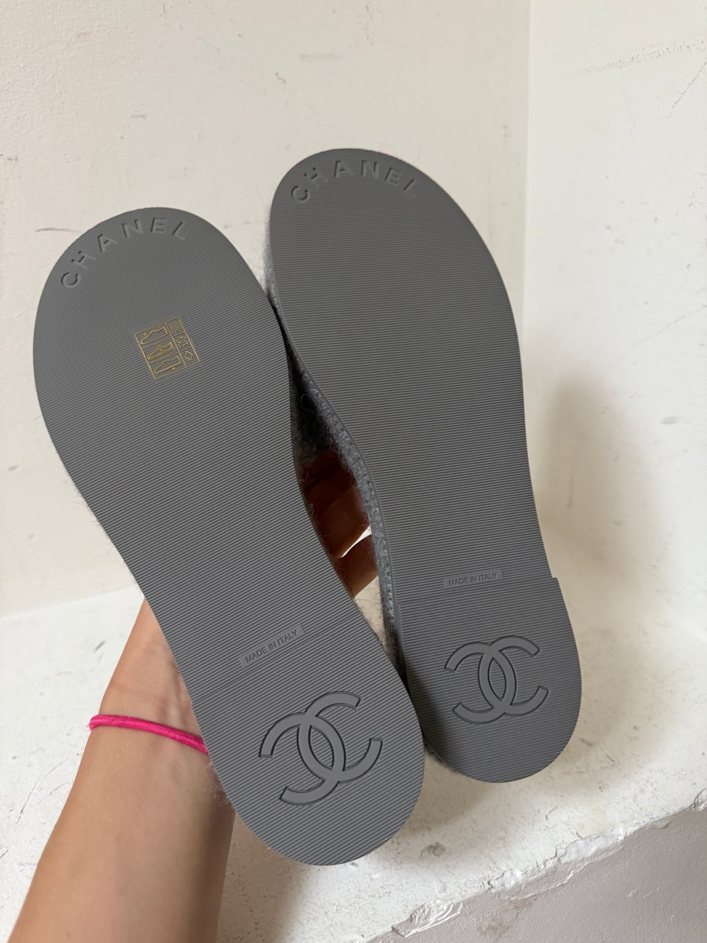Chanel slippers grey size 38