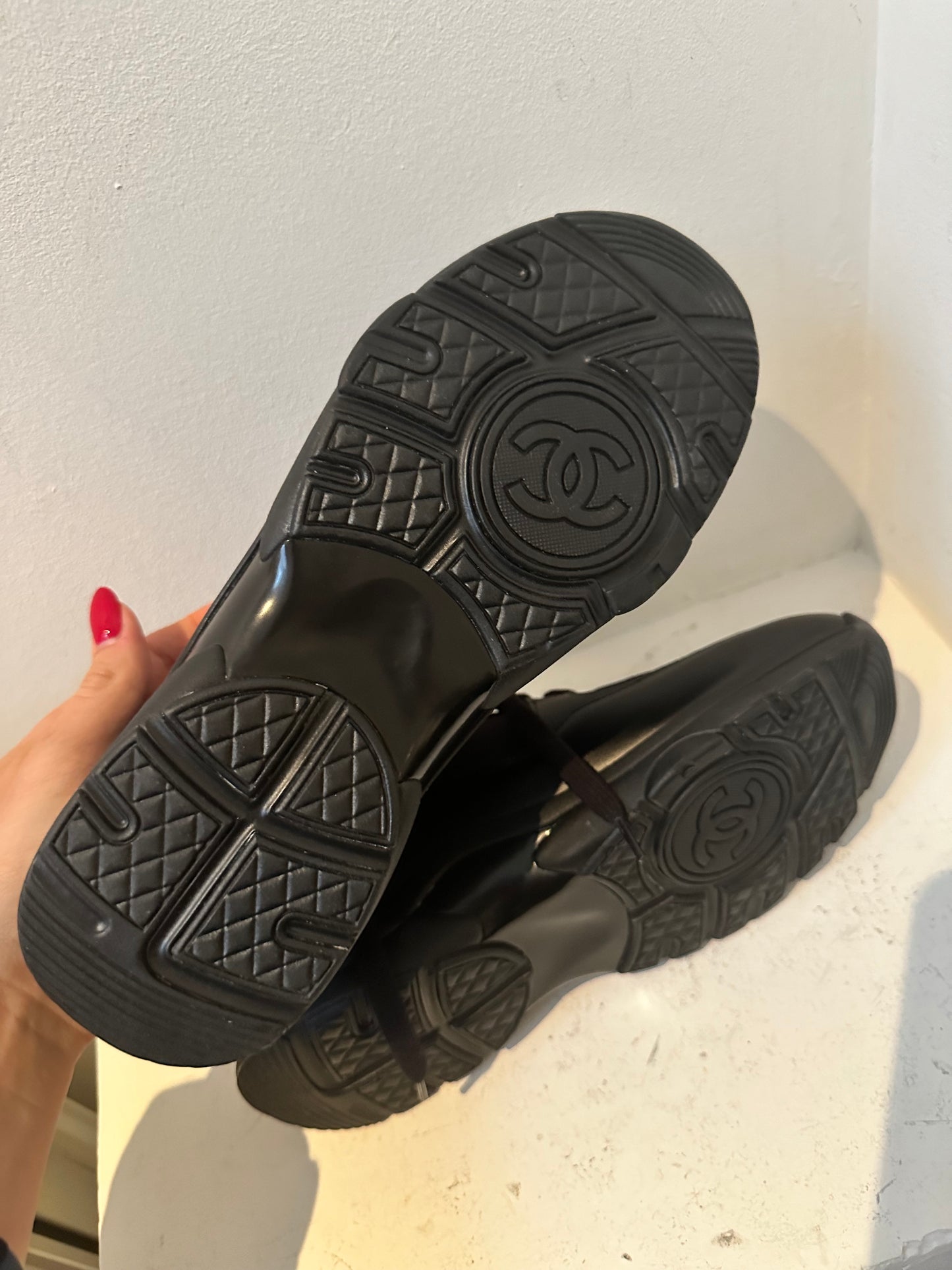 Chanel uniform sneakers size 40