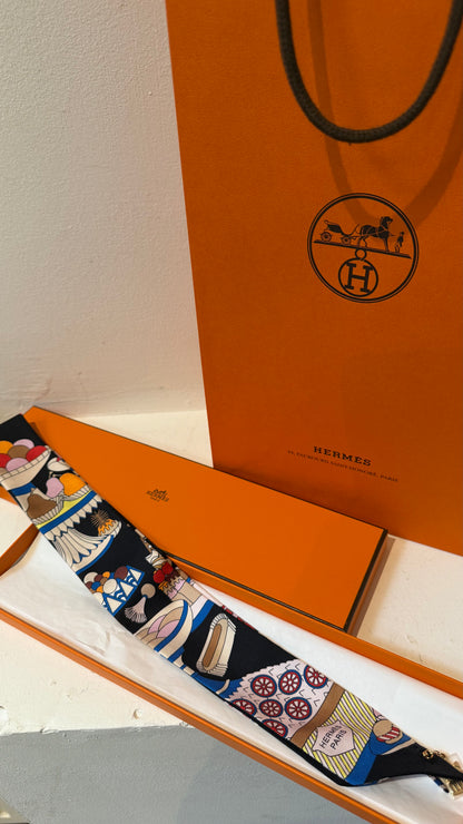 Limited edition twilly with charm