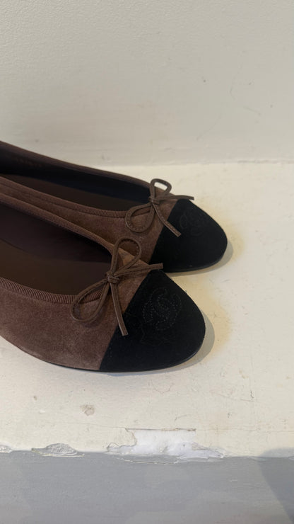 Chanel suede ballerina brown / black size 39