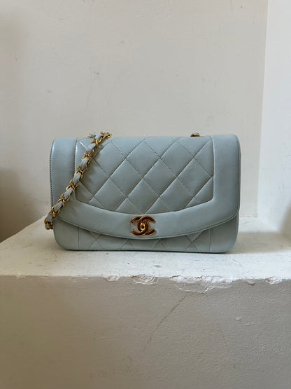 Pre-Owned Chanel Small Diana Bag – Light Blue Quilted Lambskin (1991–1994) | Vintage Classic