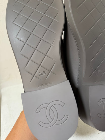 Chanel mocassin in Grey 38.5