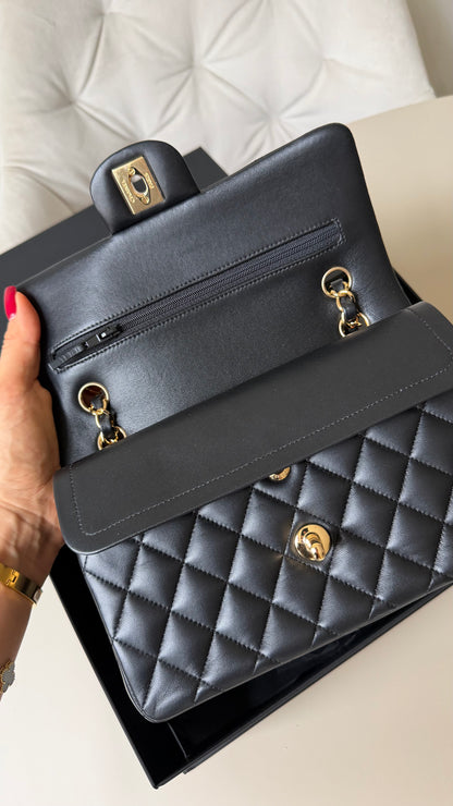 Chanel classic flapbag lambskin small black with champagne gold hardware 2021