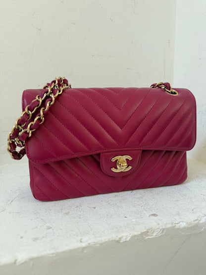 Chanel v-stitch small classic flap 2019