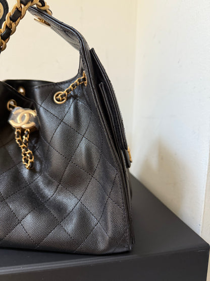 Storefresh Chanel small 25 handbag in black caviar