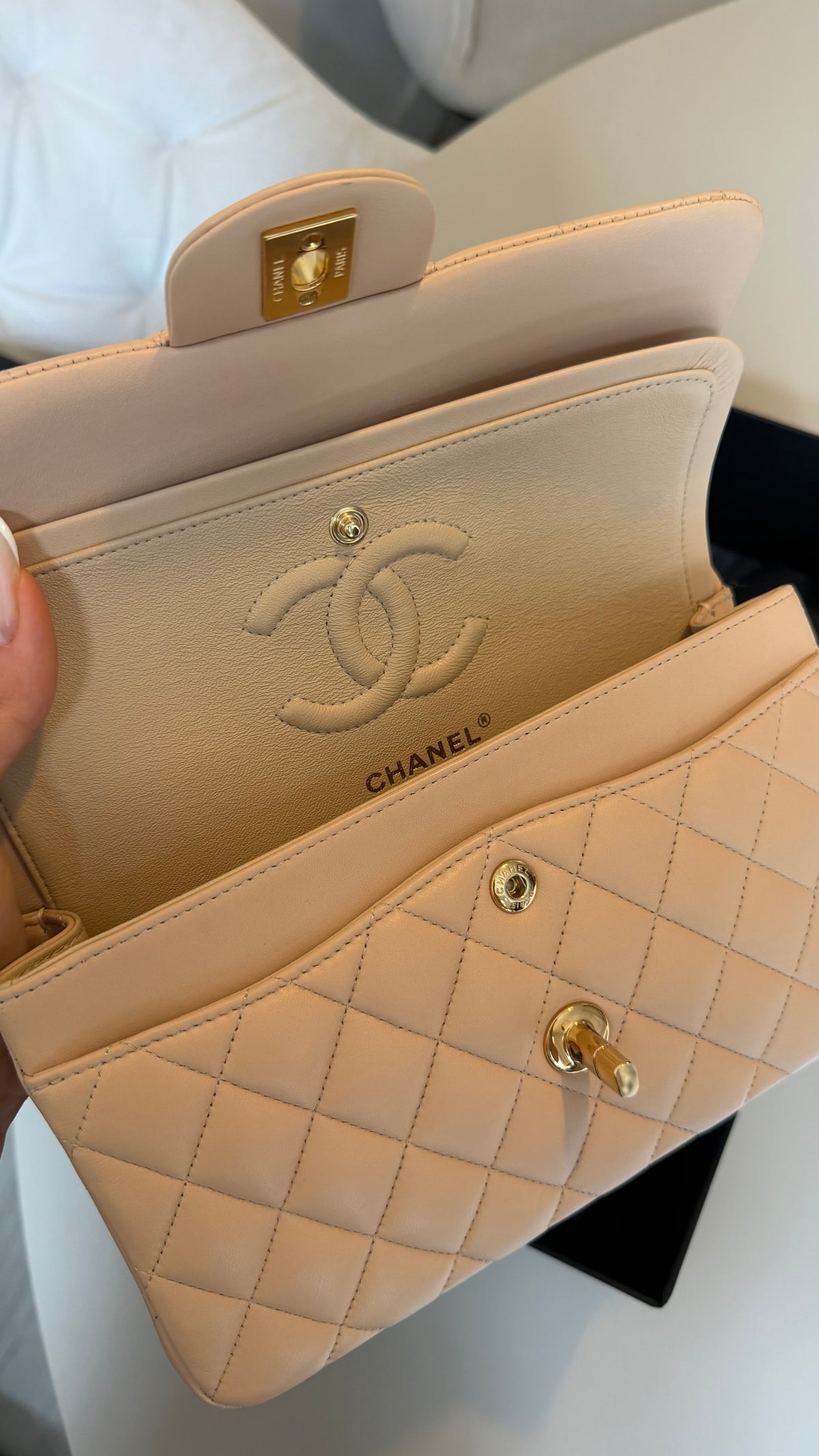 Small beige lambskin flapbag full set invoice 2020