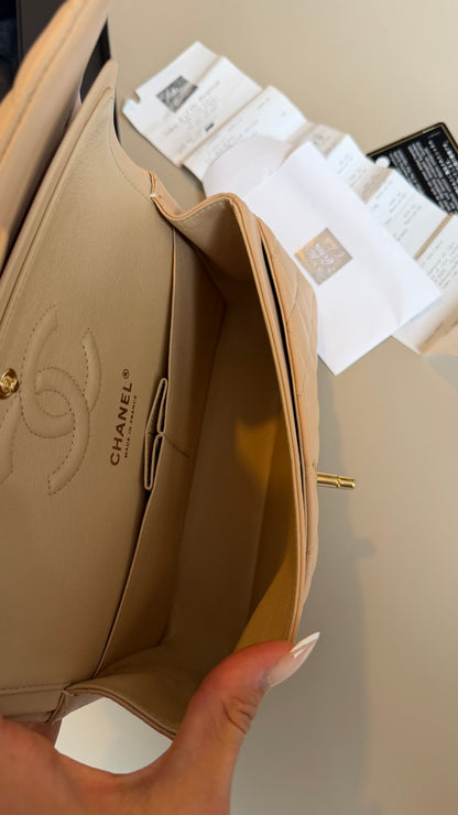 Small beige lambskin flapbag full set invoice 2020