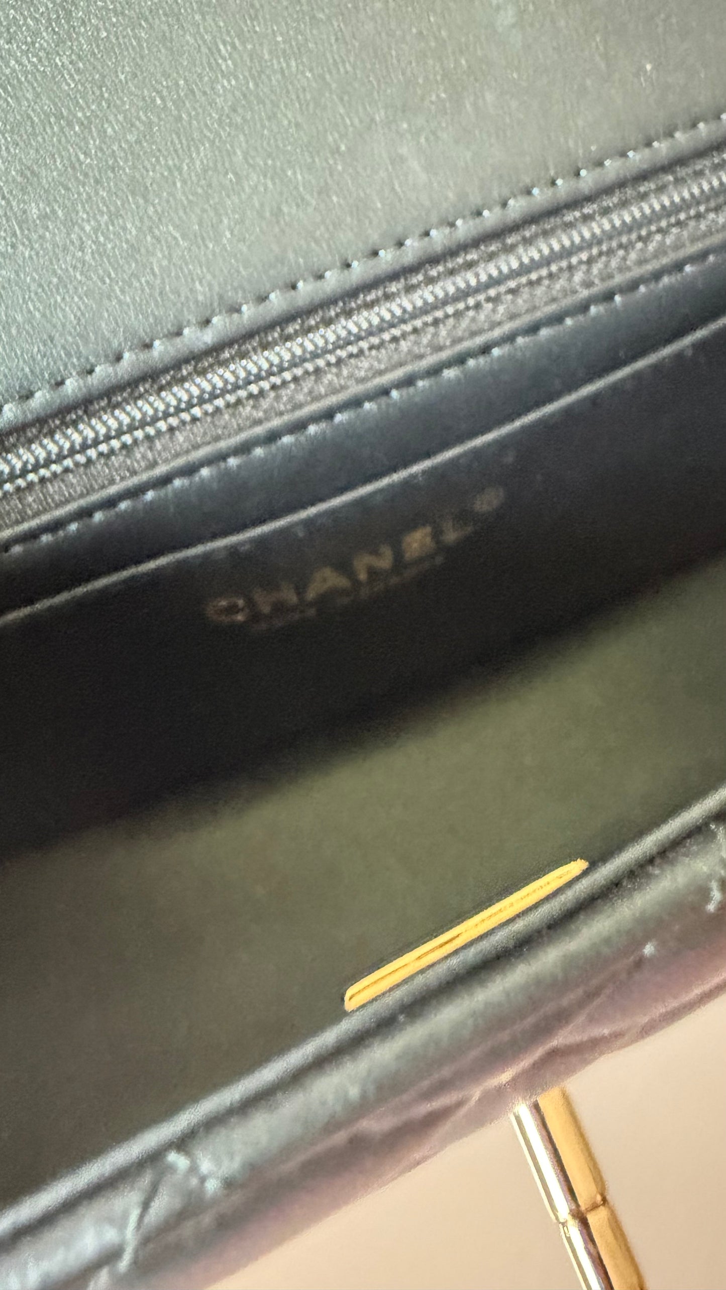 Chanel mini Iridiscent green top handle