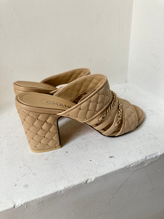 Chanel beige heels size 39.5 new