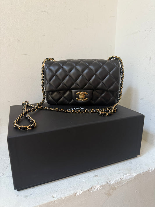 Chanel black lambskin mini 2024