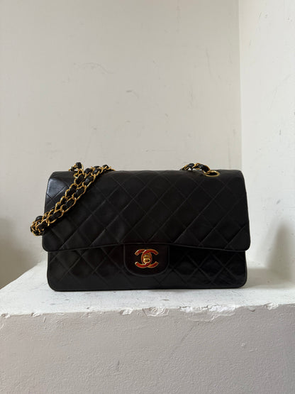 Chanel medium flapbag black 4 series