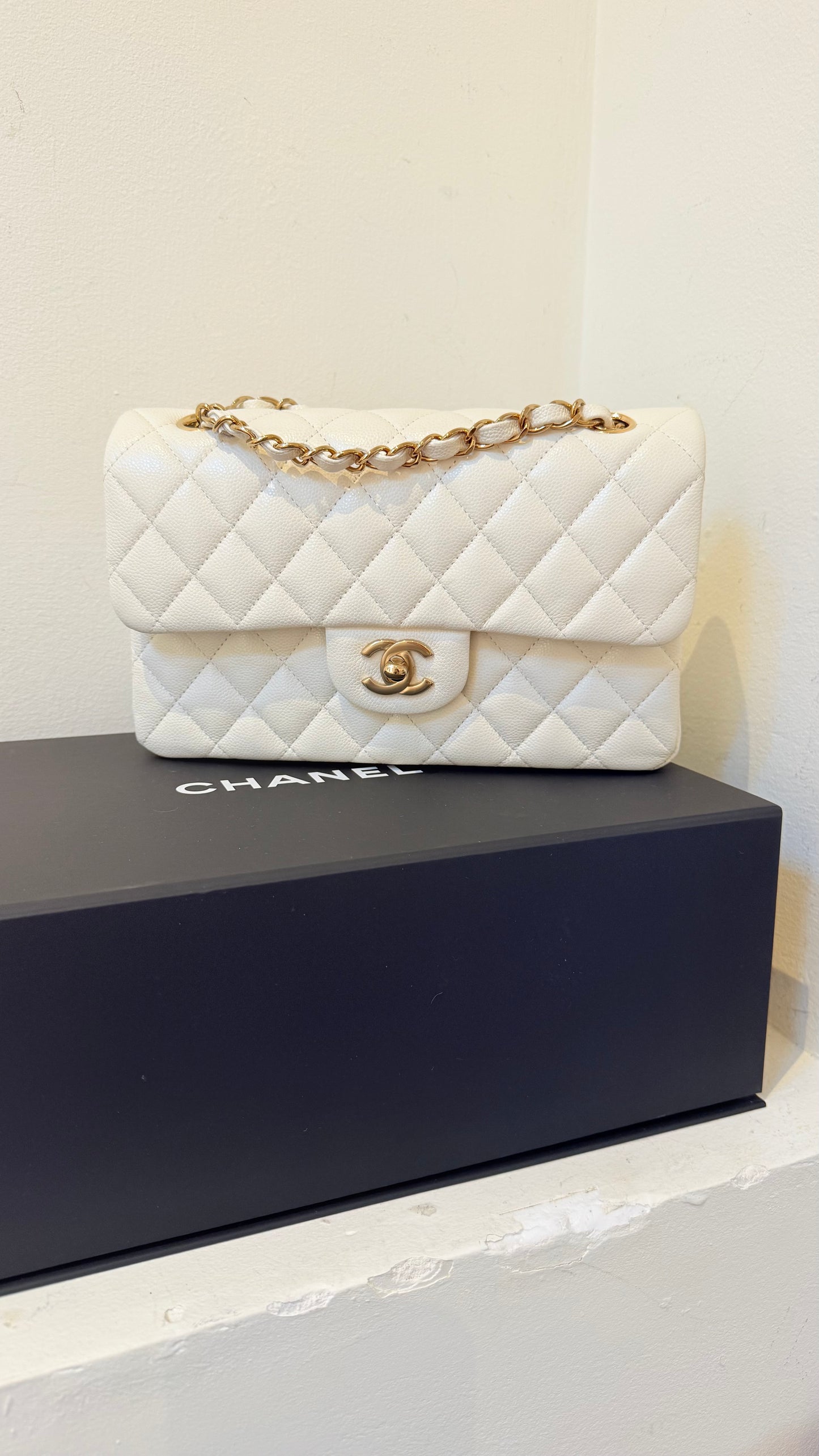Chanel small white caviar double flapbag chip like new