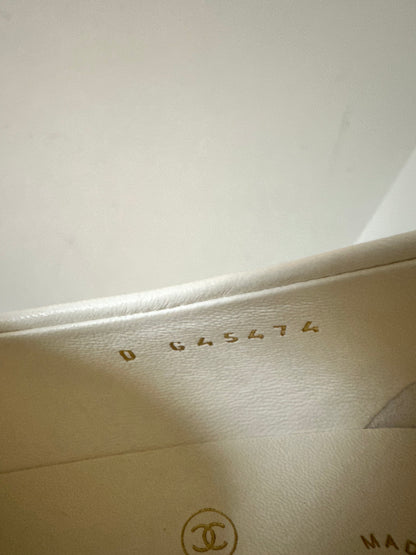 Chanel white on white mocassin 39.5