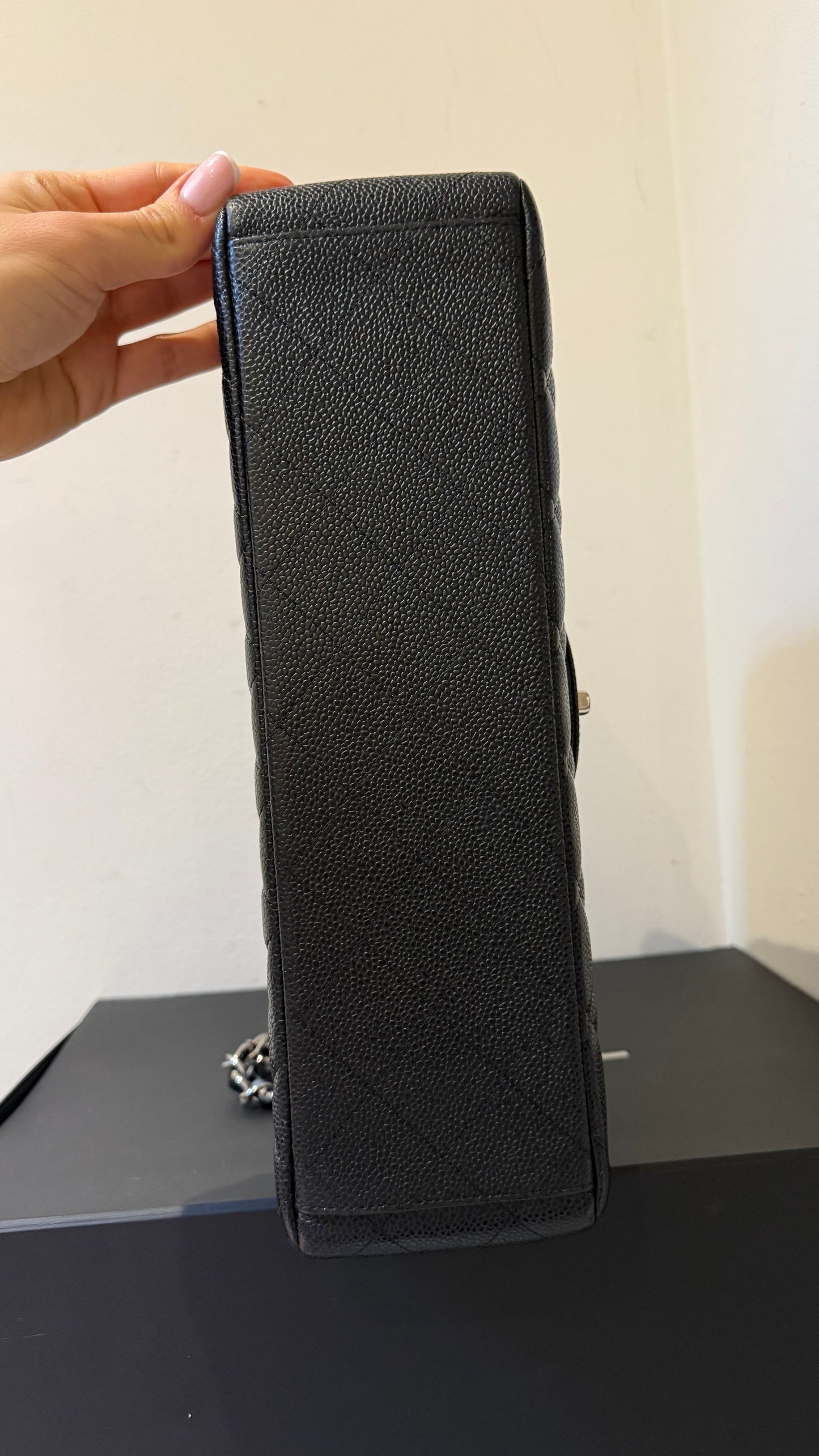 Chanel maxi flap caviar 15 series