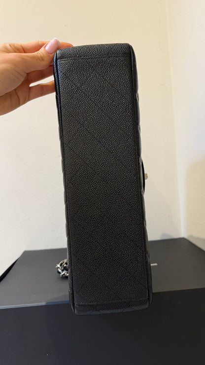 Chanel maxi flap caviar 15 series