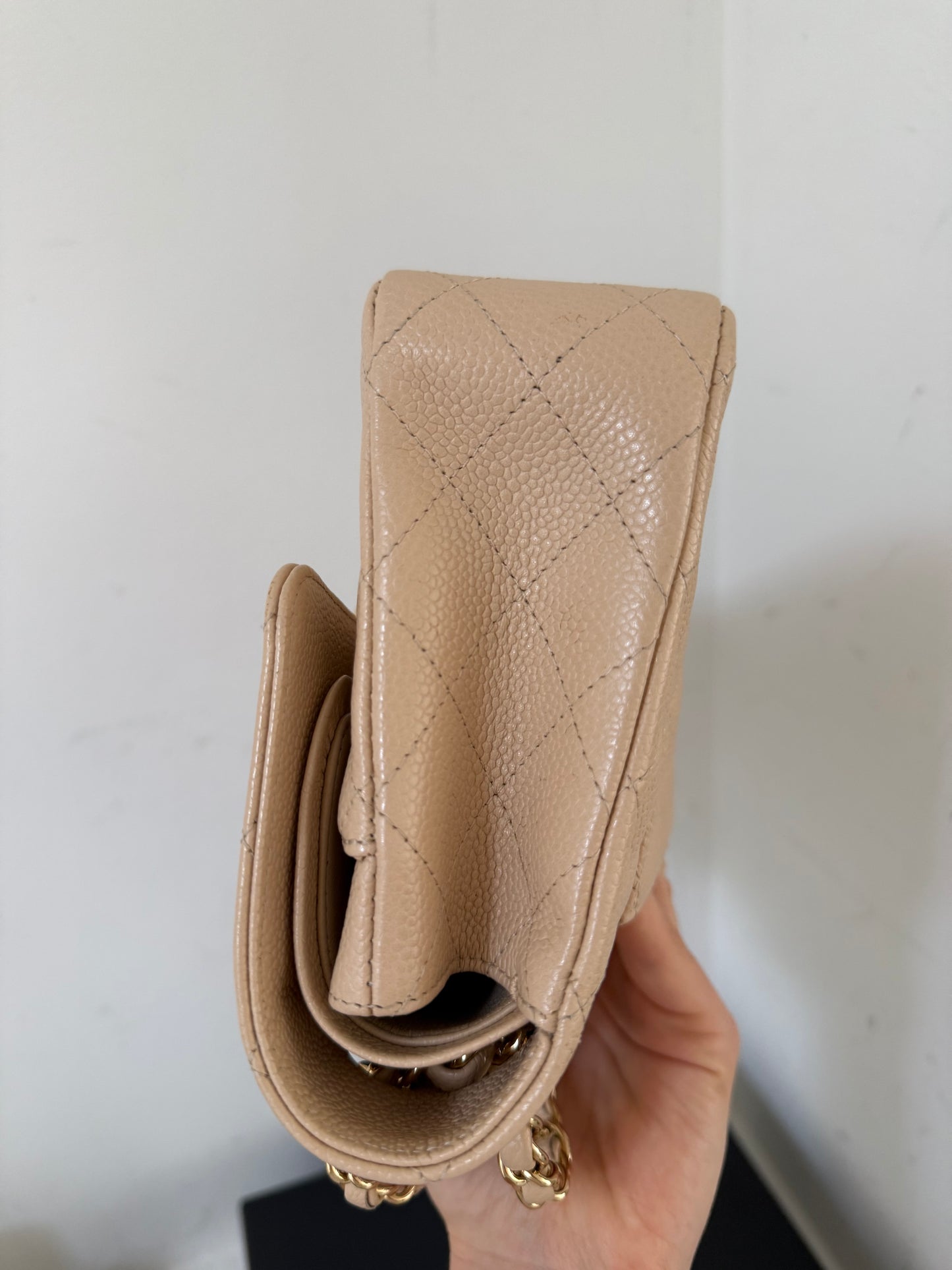 Chanel beige classic flap medium in caviar leather 14-series