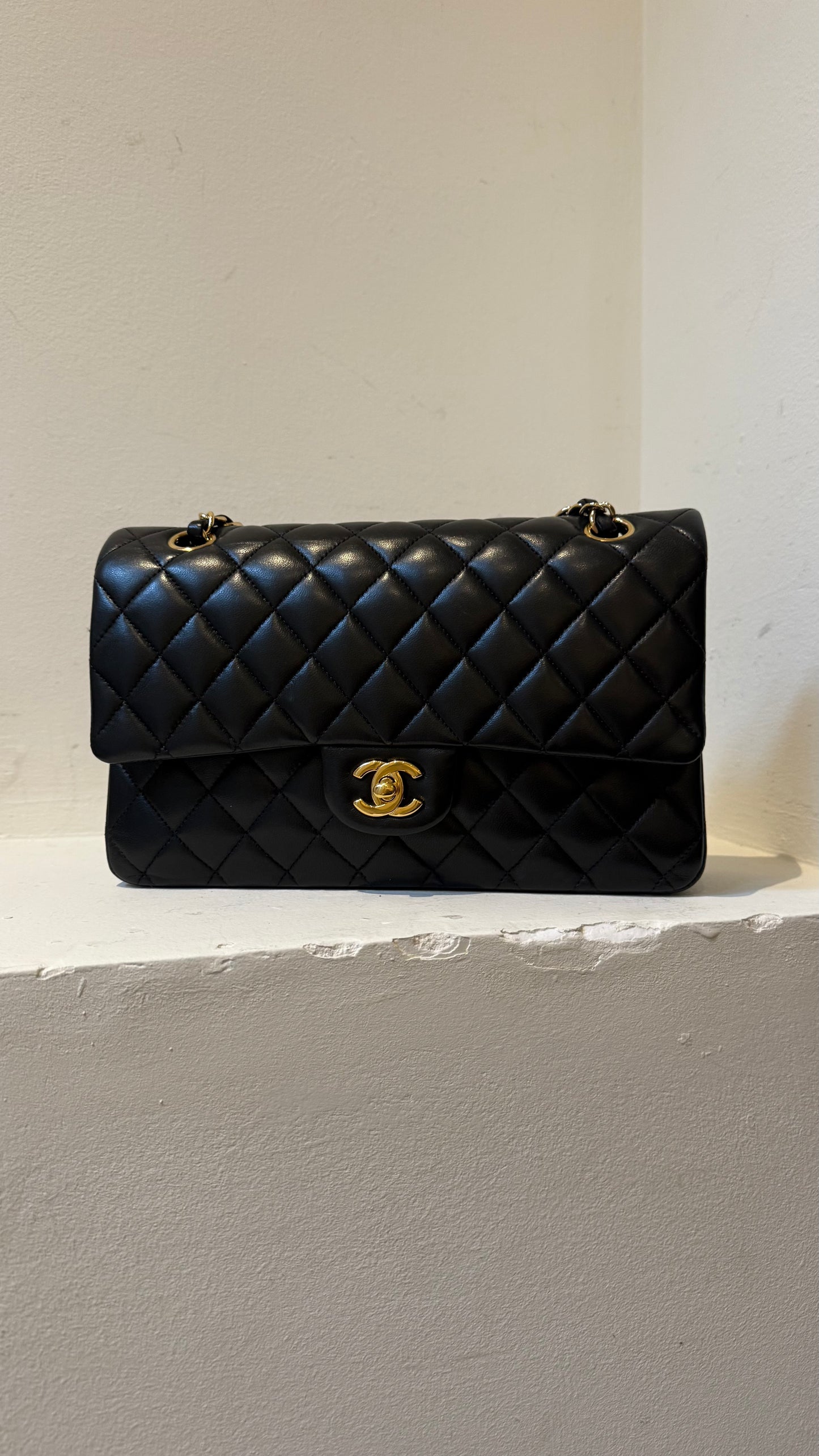 Medium Chanel lambskin 16 series (2012) full set no invoice
