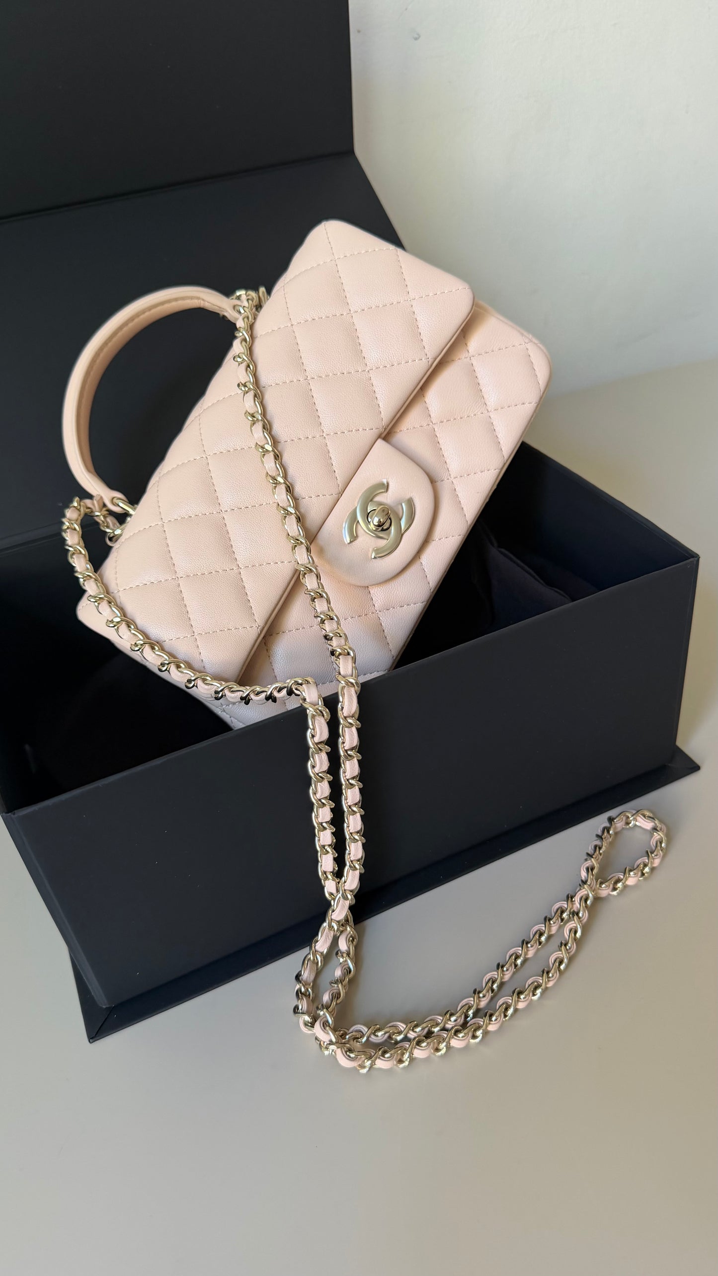 Mini classic flap beige lambskin 2026