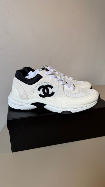 Chanel white leather trainer ‘panda’ size 37