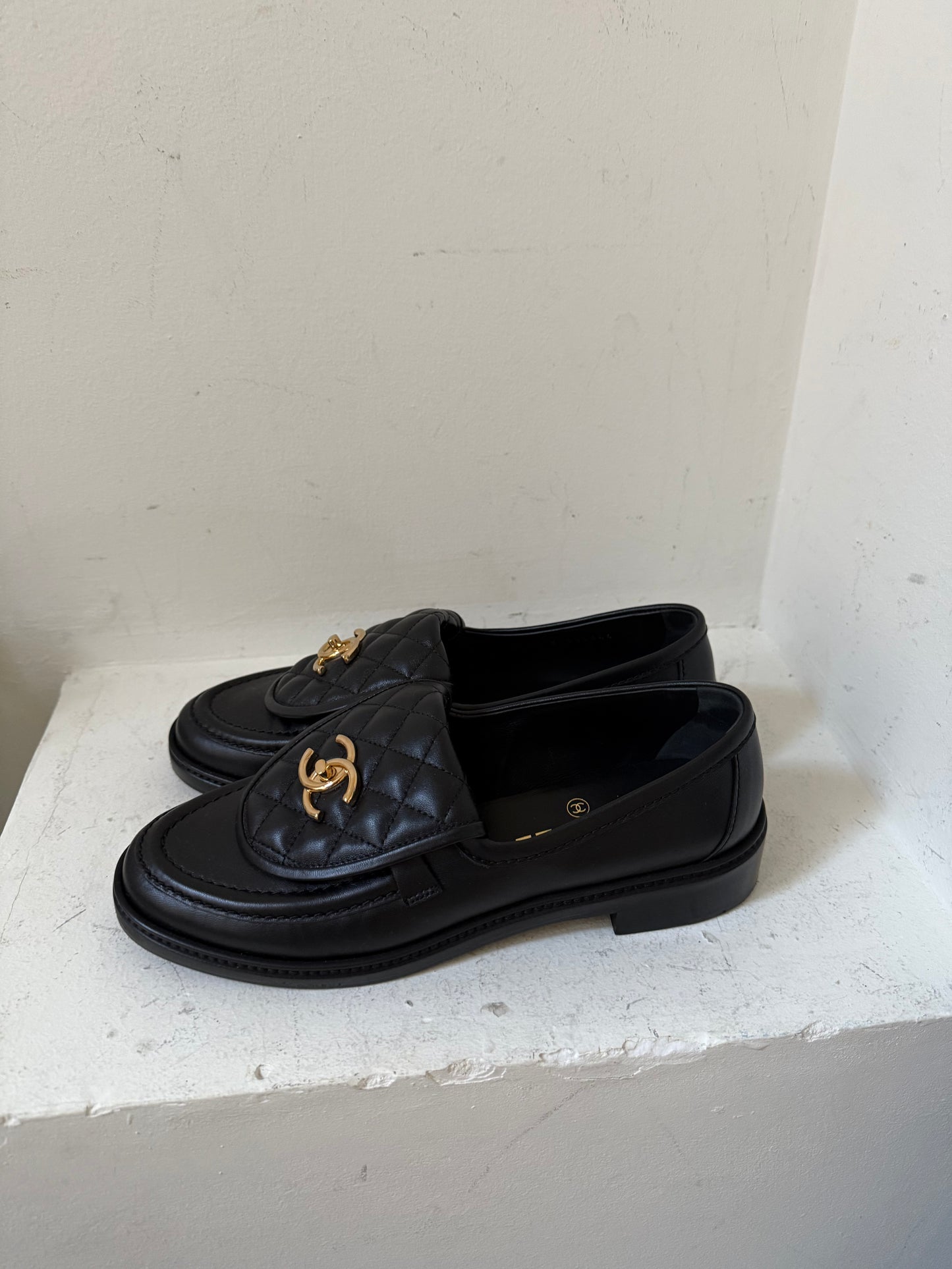 Chanel moccasin 39C in black