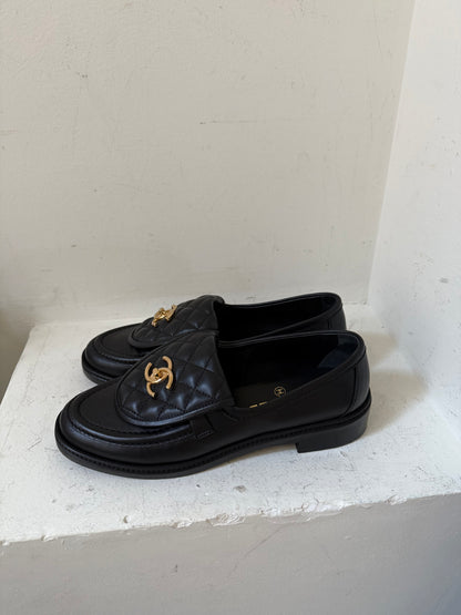 Chanel moccasin 39C in black