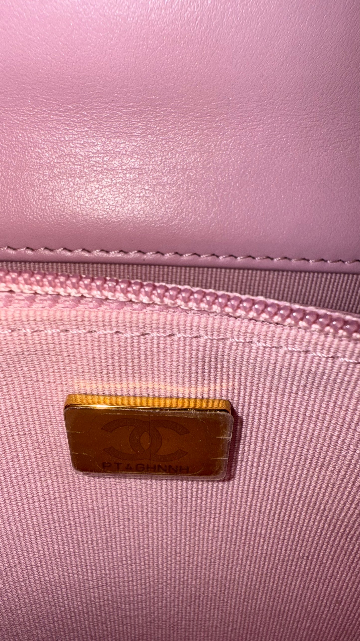Caviar wallet on chain pink with chip