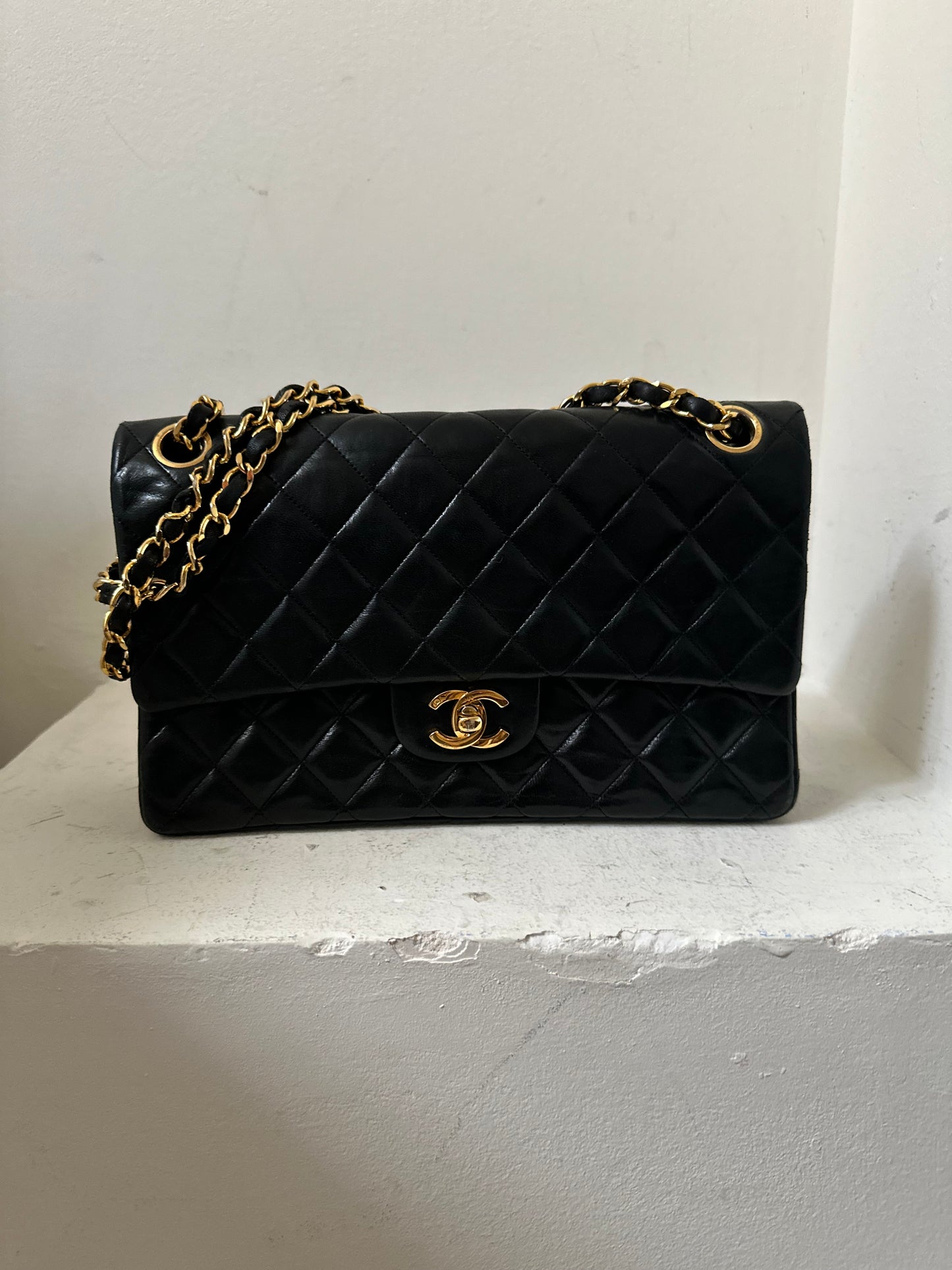 Chanel medium classic flap vintage